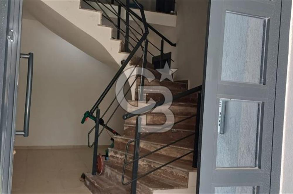 İzmir Foça Yenibağarası Site'de Satılık 2+1 Daire