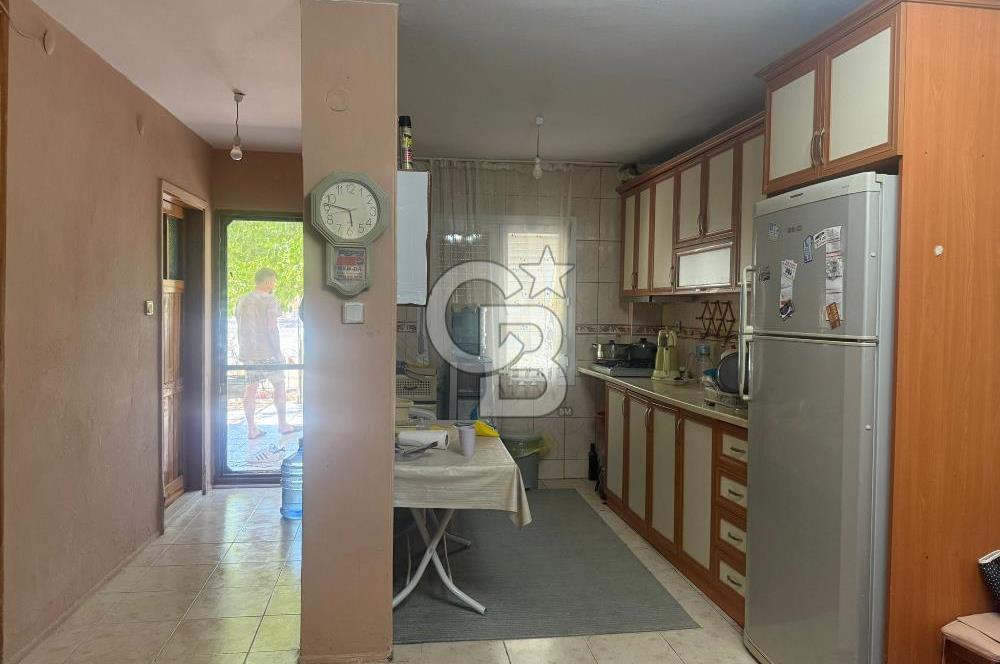 DiKiLi ÇANDARLI’ DA DENİZE 100 METRE  120 m2 3+1 FIRSAT VİLLA