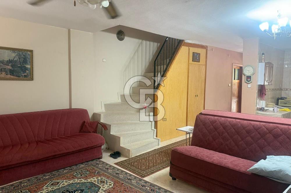 DiKiLi ÇANDARLI’ DA DENİZE 100 METRE  120 m2 3+1 FIRSAT VİLLA