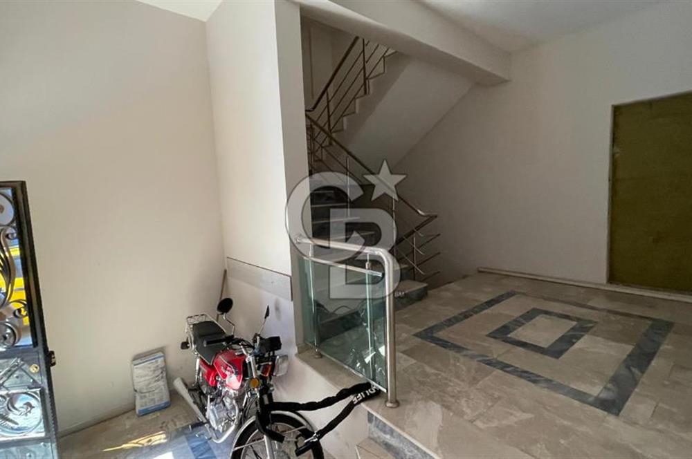 İzmir Bayraklı Manavkuyu Satılık Komple 4 Katlı Bina Ana Cadde