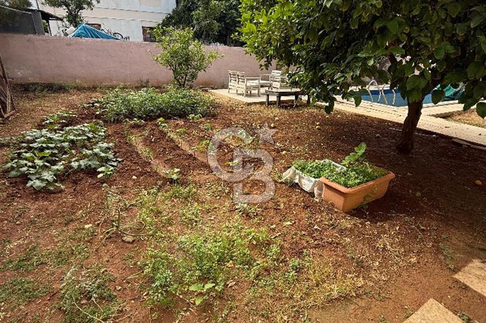 Gönyeli Bölgesinde Satılık Havuzlu Villa !!!