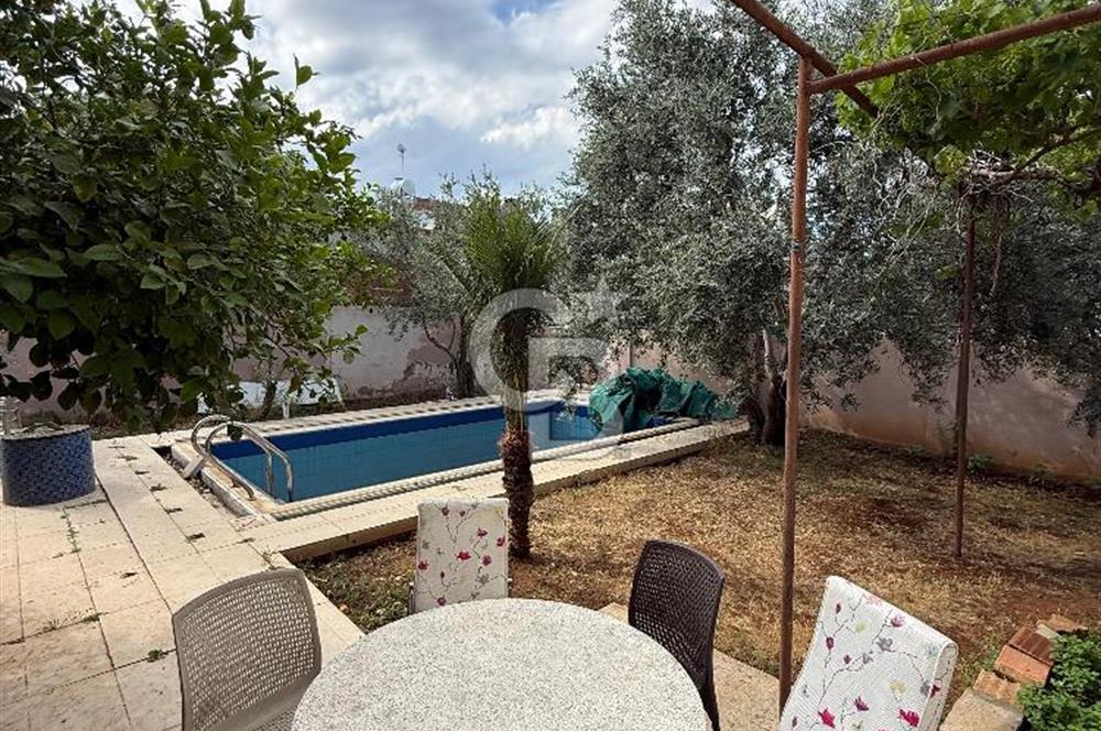 Gönyeli Bölgesinde Satılık Havuzlu Villa !!!