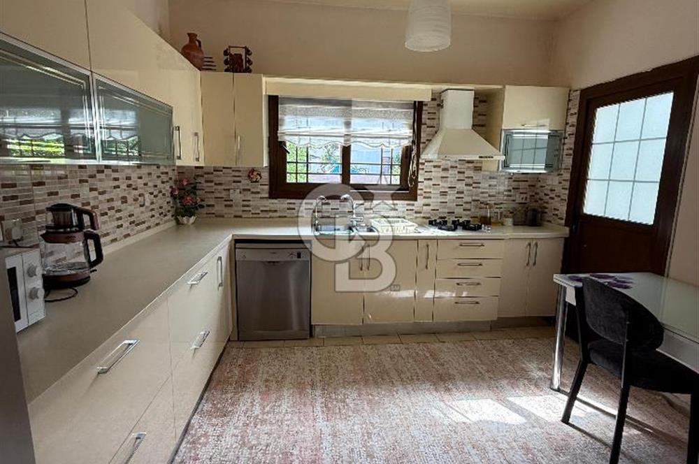 Gönyeli Bölgesinde Satılık Havuzlu Villa !!!
