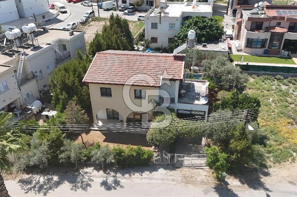 Gönyeli Bölgesinde Satılık Havuzlu Villa !!!