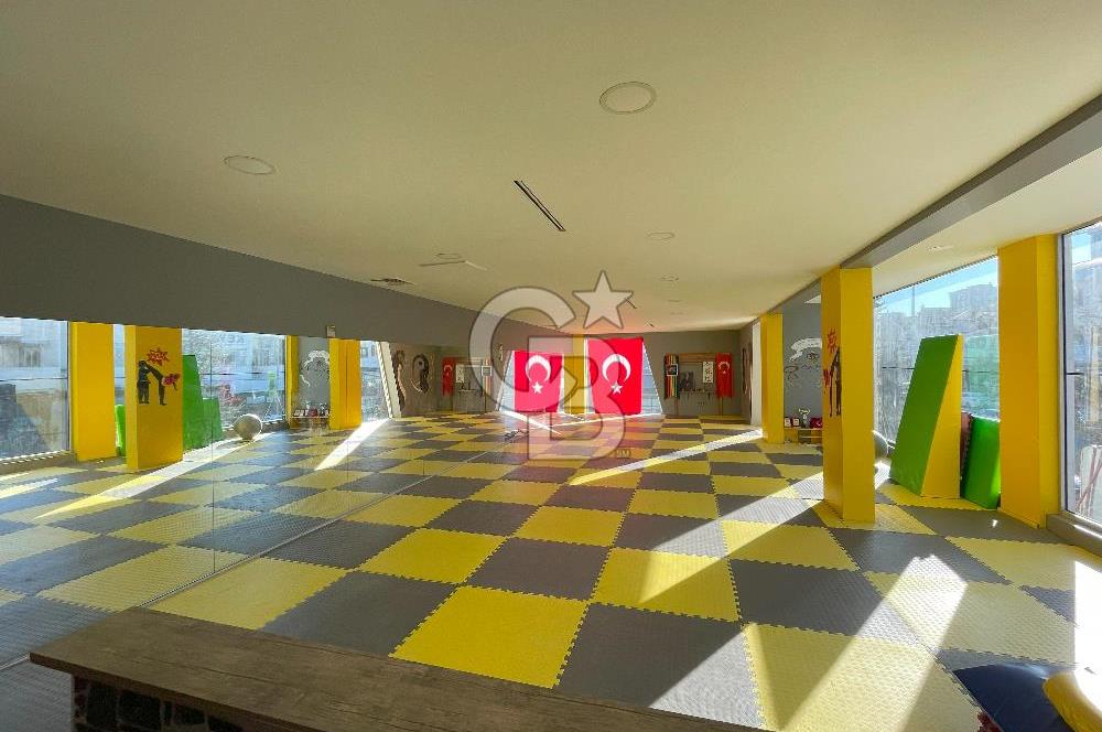 PARK CADDESİNDE DEVREN KİRALIK SPOR SALONU