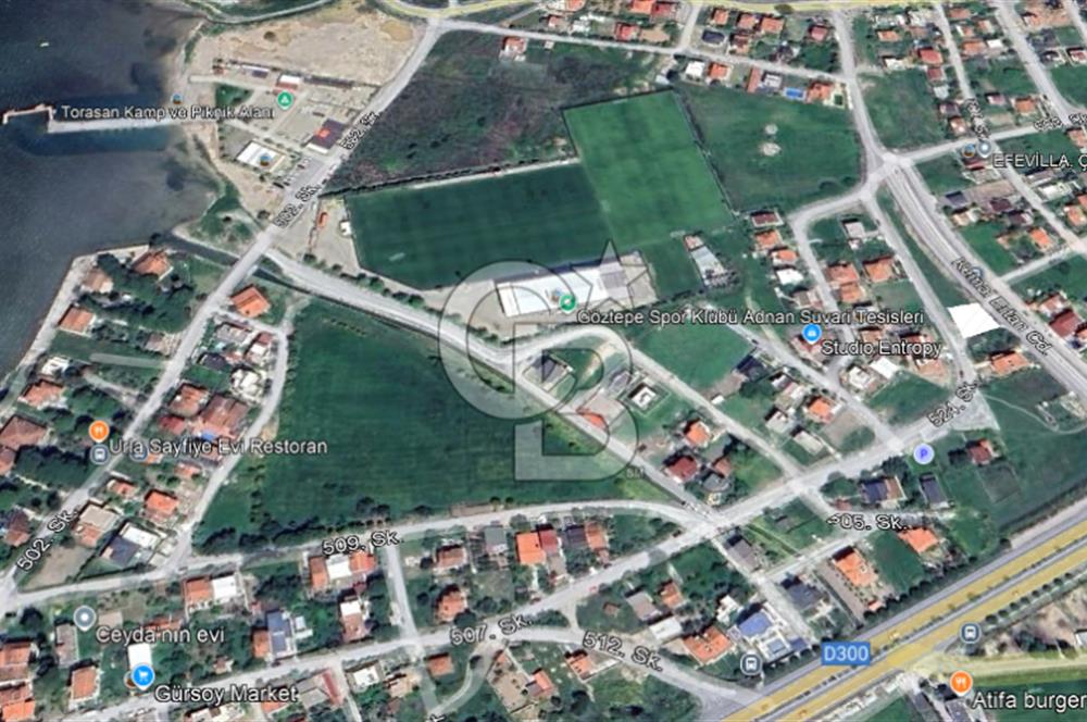 Urla Torasan'da 15/30 imarlı Yol Cepheli Satılık Arsa