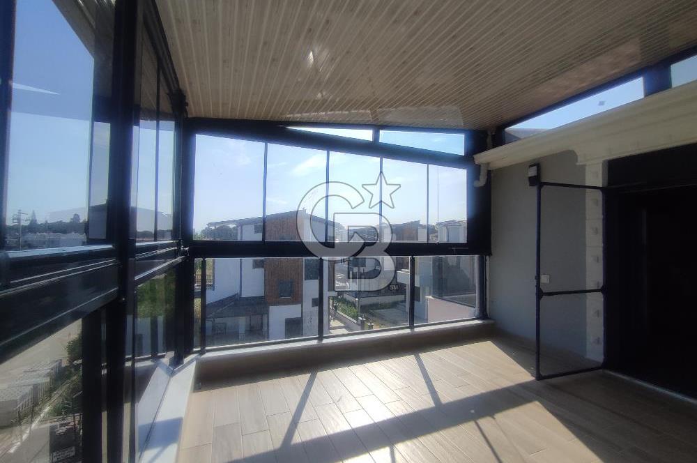 Ayvalık Altınova Sahilde Full Eşyalı Satılık 4+1 Villa 