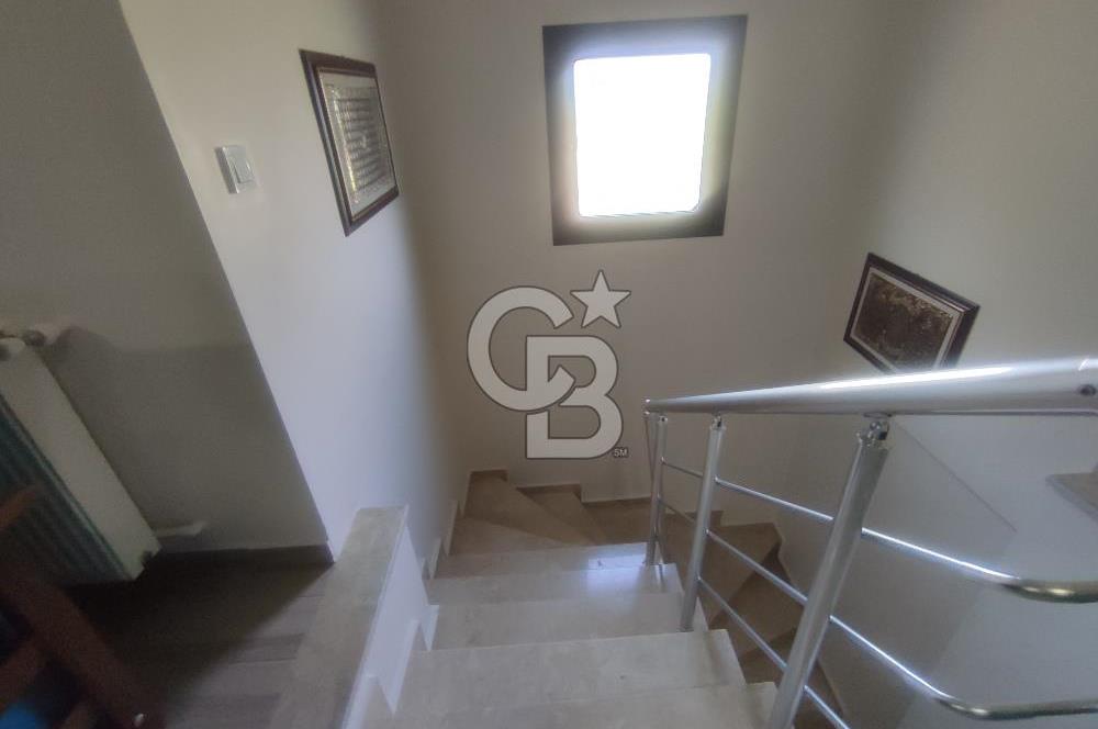 Ayvalık Altınova Sahilde Full Eşyalı Satılık 4+1 Villa 
