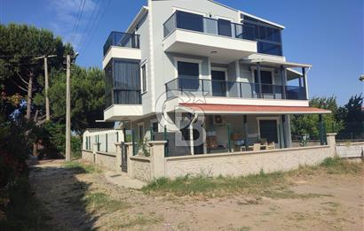 Ayvalık Altınova Sahilde Full Eşyalı Satılık 4+1 Villa 