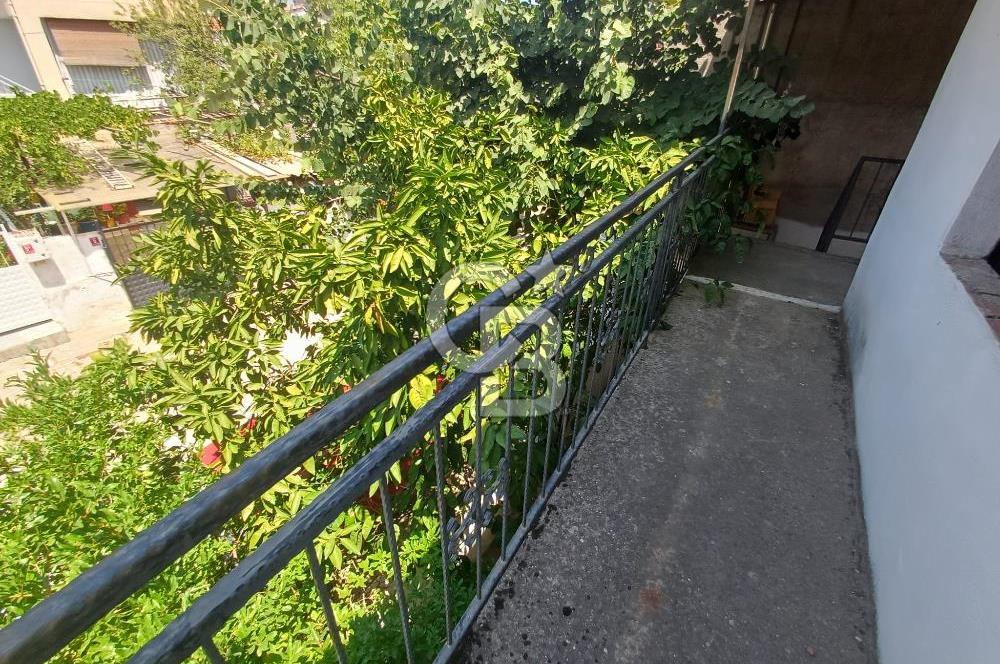 🏡 Balıkesir Edremit Kadıköy’ün Kalbinde 3 Katlı Bahçeli Köy Evi!