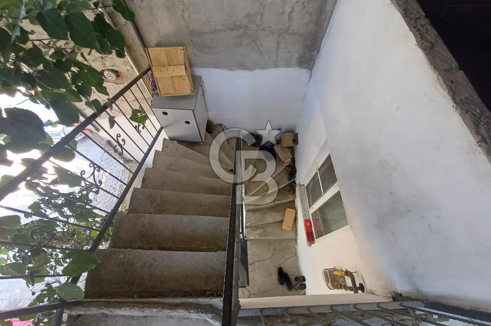🏡 Balıkesir Edremit Kadıköy’ün Kalbinde 3 Katlı Bahçeli Köy Evi!