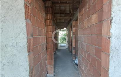 🏡 Balıkesir Edremit Kadıköy’ün Kalbinde 3 Katlı Bahçeli Köy Evi!