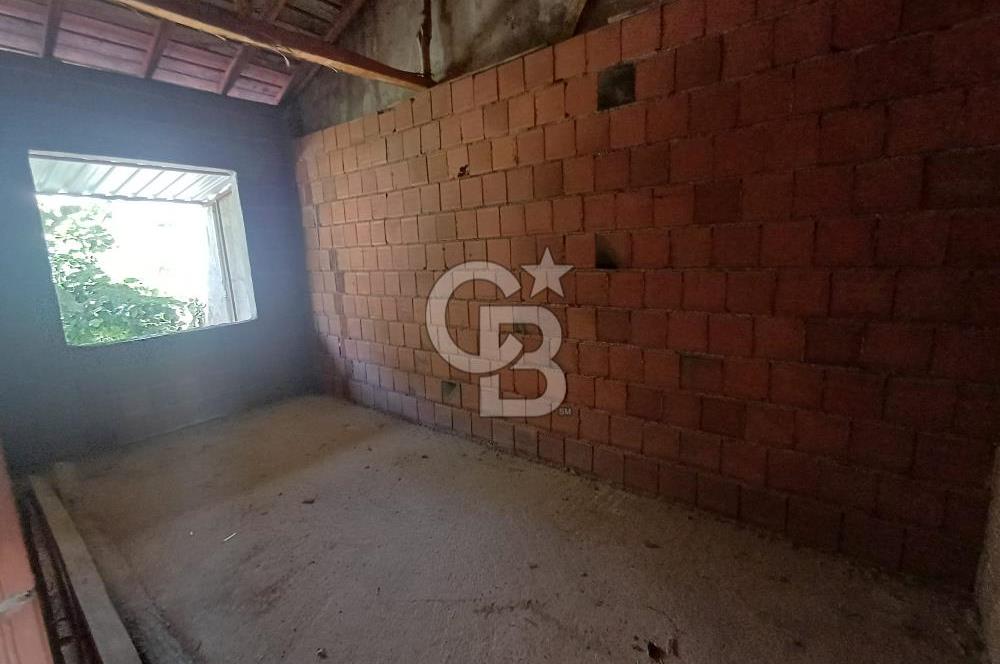 🏡 Balıkesir Edremit Kadıköy’ün Kalbinde 3 Katlı Bahçeli Köy Evi!