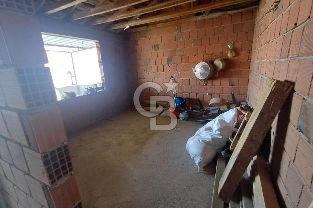 🏡 Balıkesir Edremit Kadıköy’ün Kalbinde 3 Katlı Bahçeli Köy Evi!