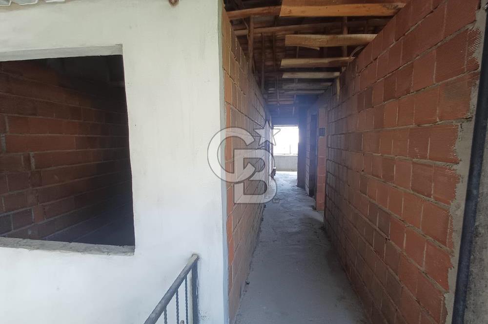 🏡 Balıkesir Edremit Kadıköy’ün Kalbinde 3 Katlı Bahçeli Köy Evi!