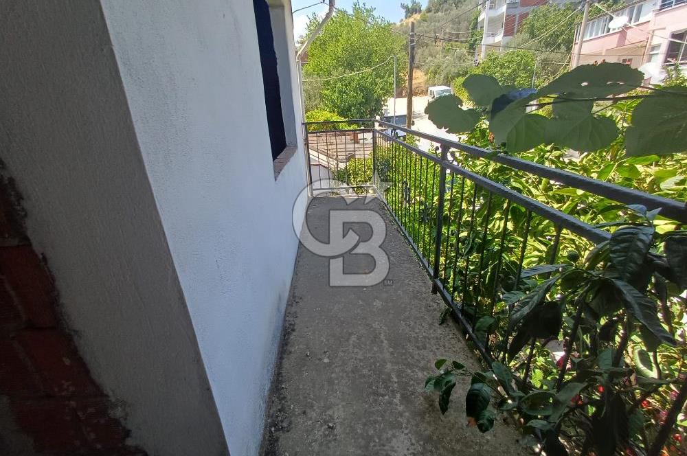 🏡 Balıkesir Edremit Kadıköy’ün Kalbinde 3 Katlı Bahçeli Köy Evi!