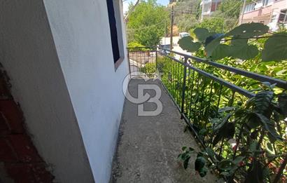🏡 Balıkesir Edremit Kadıköy’ün Kalbinde 3 Katlı Bahçeli Köy Evi!