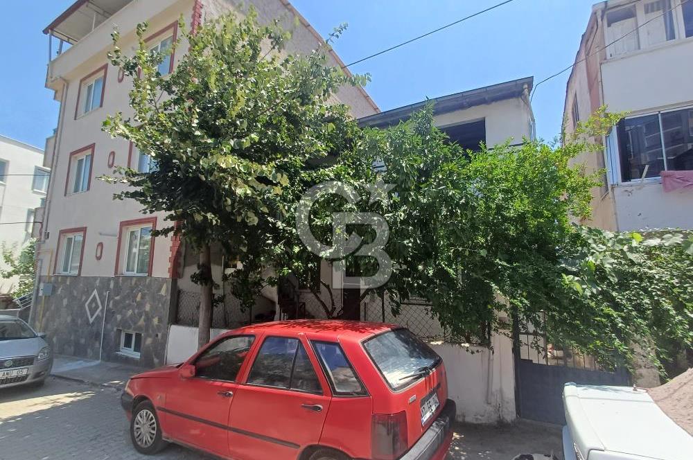 🏡 Balıkesir Edremit Kadıköy’ün Kalbinde 3 Katlı Bahçeli Köy Evi!