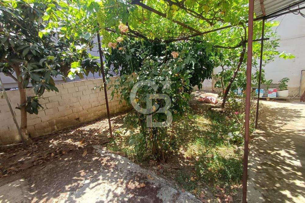 🏡 Balıkesir Edremit Kadıköy’ün Kalbinde 3 Katlı Bahçeli Köy Evi!
