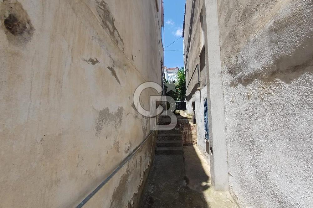 🏡 Balıkesir Edremit Kadıköy’ün Kalbinde 3 Katlı Bahçeli Köy Evi!