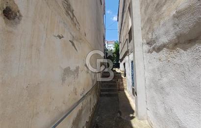 🏡 Balıkesir Edremit Kadıköy’ün Kalbinde 3 Katlı Bahçeli Köy Evi!