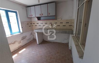 🏡 Balıkesir Edremit Kadıköy’ün Kalbinde 3 Katlı Bahçeli Köy Evi!