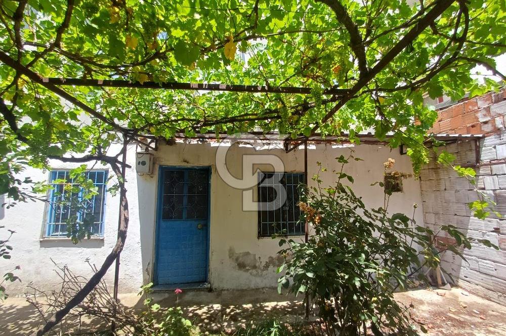 🏡 Balıkesir Edremit Kadıköy’ün Kalbinde 3 Katlı Bahçeli Köy Evi!