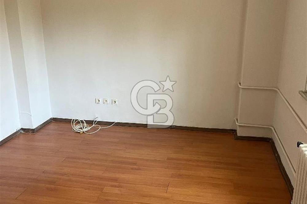 ACIBADEM ZEAMET SOKAKTA SATILIK YATIRIMA UYGUN 3+1 DAİRE