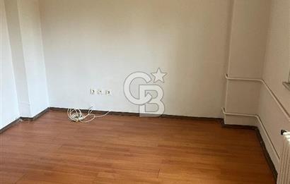 ACIBADEM ZEAMET SOKAKTA SATILIK YATIRIMA UYGUN 3+1 DAİRE