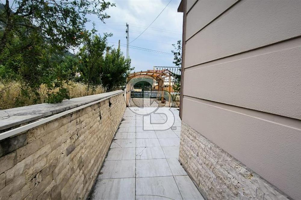 KORKUTELİ BAYATBADEMLERİ SATILIK MÜSTAKİL BAHÇELİ VİLLA 400 M2