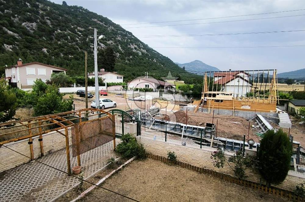 KORKUTELİ BAYATBADEMLERİ SATILIK MÜSTAKİL BAHÇELİ VİLLA 400 M2