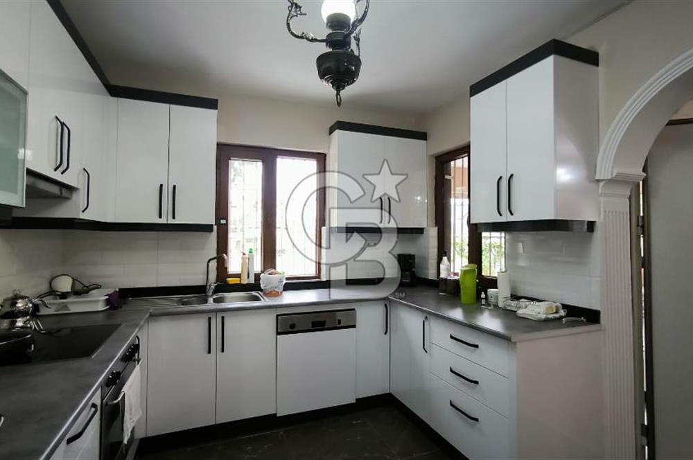 KORKUTELİ BAYATBADEMLERİ SATILIK MÜSTAKİL BAHÇELİ VİLLA 400 M2