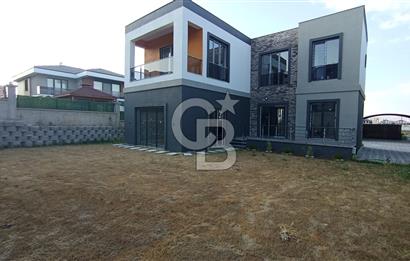 BAĞLICA'DA MERKEZİ KONUMDA SİTE İÇERİSİNDE 4+1 220 M2 VİLLA