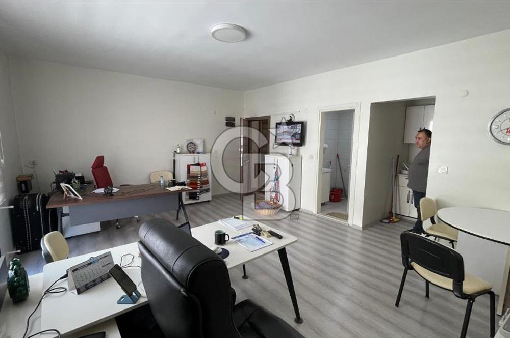 İzmir Bayraklı Manavkuyu Satılık Ofis 1+0 Ana Cadde
