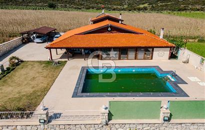 Seferihisar Düzce'de 7 Dönüm İçerisinde Satılık Çiftlik