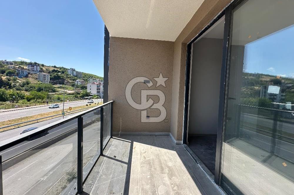 ATAKUM ÇAKIRLAR ANAYOLA CEPHE HAVUZLU SİTE İÇİ 1+1 SATILIK DAİRE