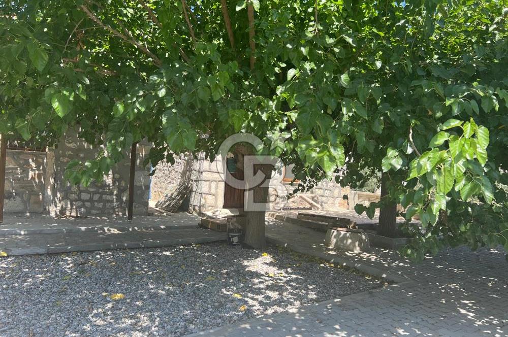 Foça Hacıveli Mah. Kiralık 2+1 Müstakil Ev