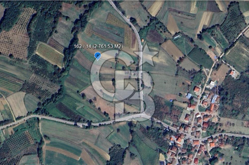 CB Fly'dan Sahillere Çok Yakın Yola Bir Parsel 2761 m² Tarla