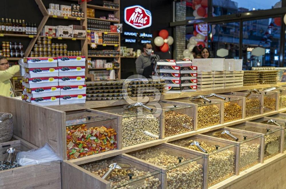 CB SE7EN'DAN DEMİR COUNTRY SİTESİNDE 3 KATLI KURUYEMİŞCİ & CAFE