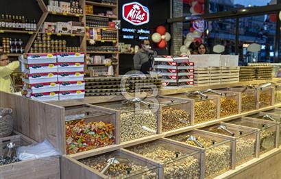 CB SE7EN'DAN DEMİR COUNTRY SİTESİNDE 3 KATLI KURUYEMİŞCİ & CAFE