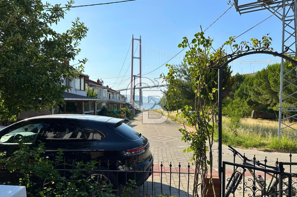 Çanakkale Lapseki'de Toprak 89 Sitesinde Köprü Manzaralı Villa