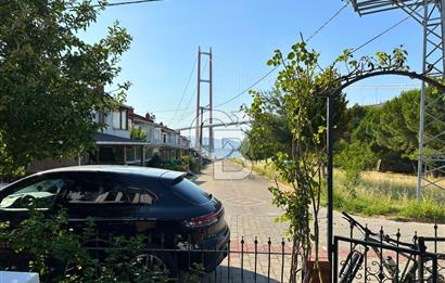 Çanakkale Lapseki'de Toprak 89 Sitesinde Köprü Manzaralı Villa