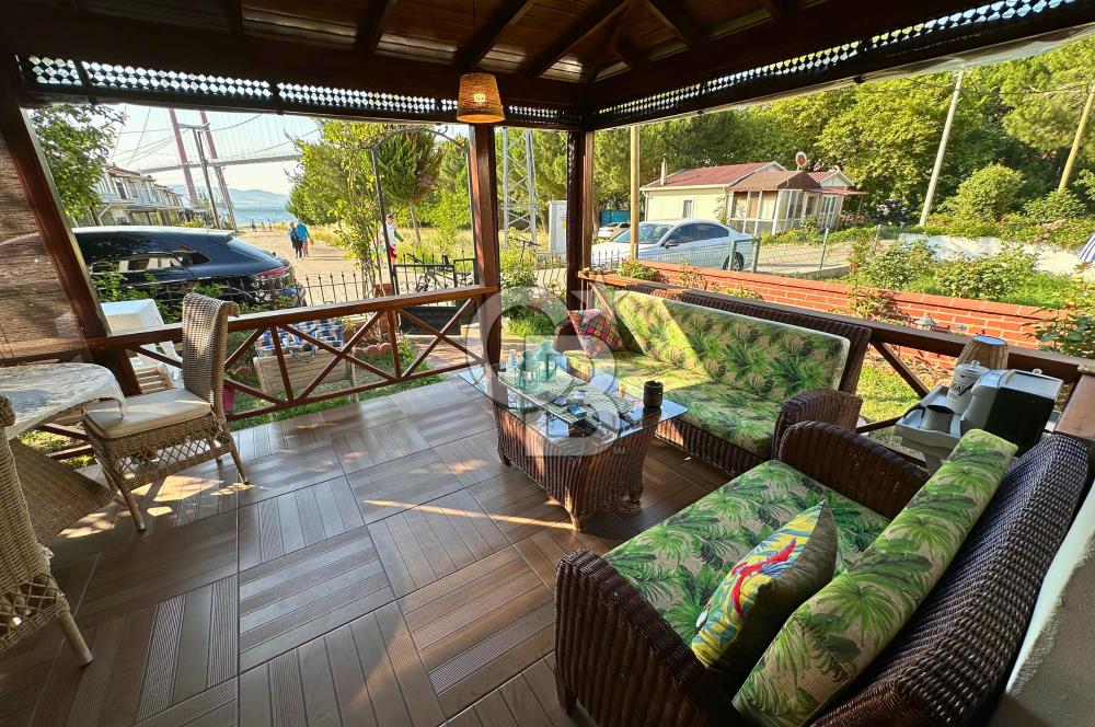 Çanakkale Lapseki'de Toprak 89 Sitesinde Köprü Manzaralı Villa