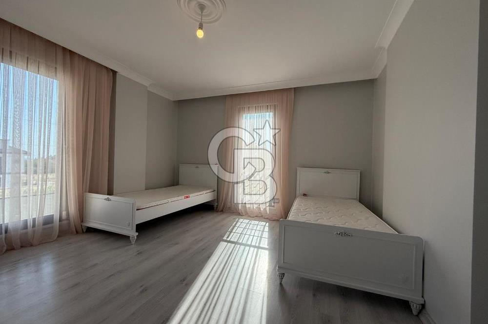 DENİZ MANZARALI, GENİŞ TERASLI İKİZ VİLLA 480M2 NET KULLANIM