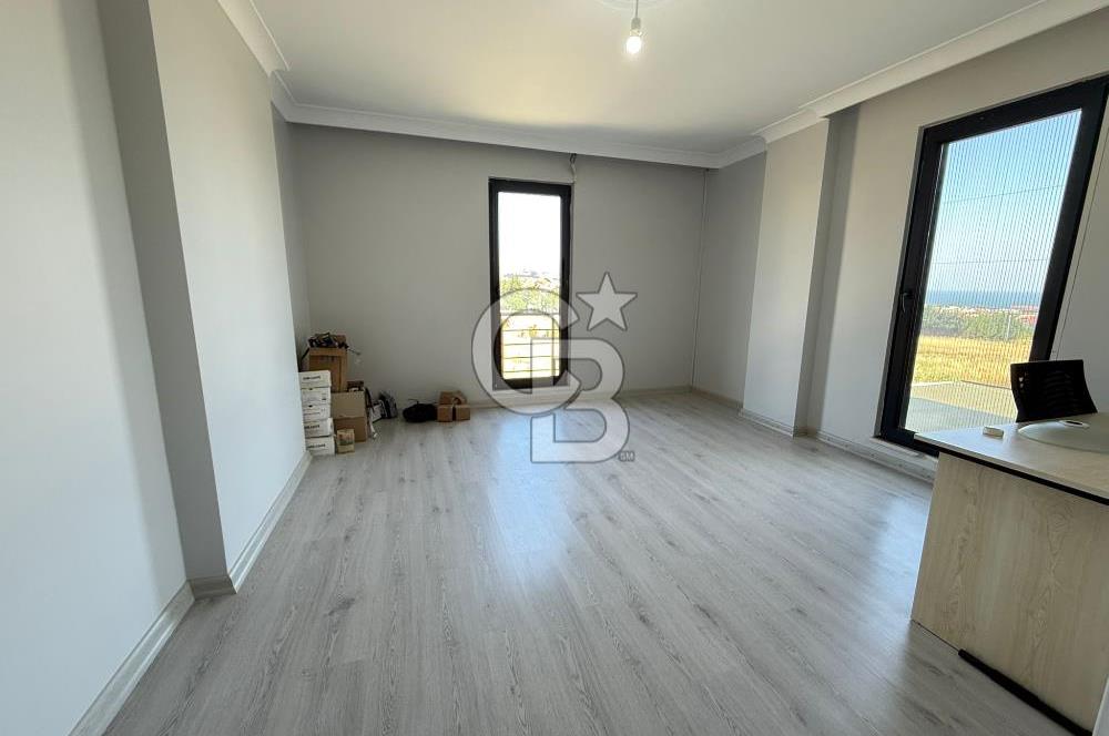 DENİZ MANZARALI, GENİŞ TERASLI İKİZ VİLLA 480M2 NET KULLANIM