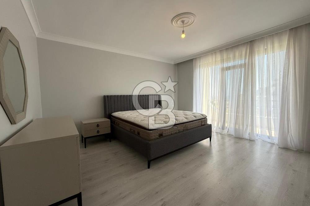 DENİZ MANZARALI, GENİŞ TERASLI İKİZ VİLLA 480M2 NET KULLANIM