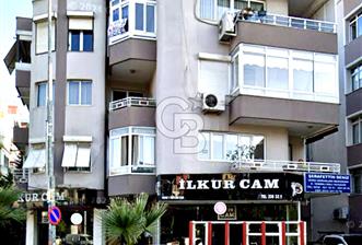Narlıdere'de cadde üzerinde satılık 3+1 ara kat daire