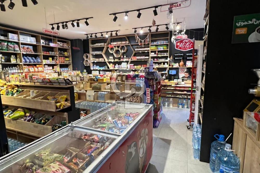 CB SE7EN'DAN DEMİR COUNTRY SİTESİNDE 3 KATLI KURUYEMİŞCİ & CAFE