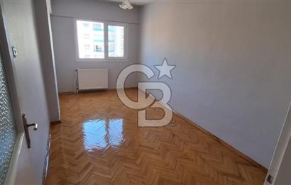 Narlıdere Ilıca Mahallesinde Geniş Tadilatlı Kiralık Daire