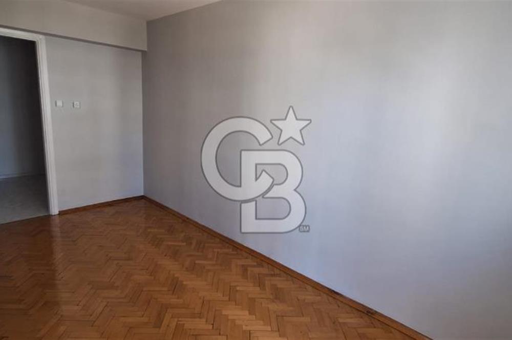 Narlıdere Ilıca Mahallesinde Geniş Tadilatlı Kiralık Daire